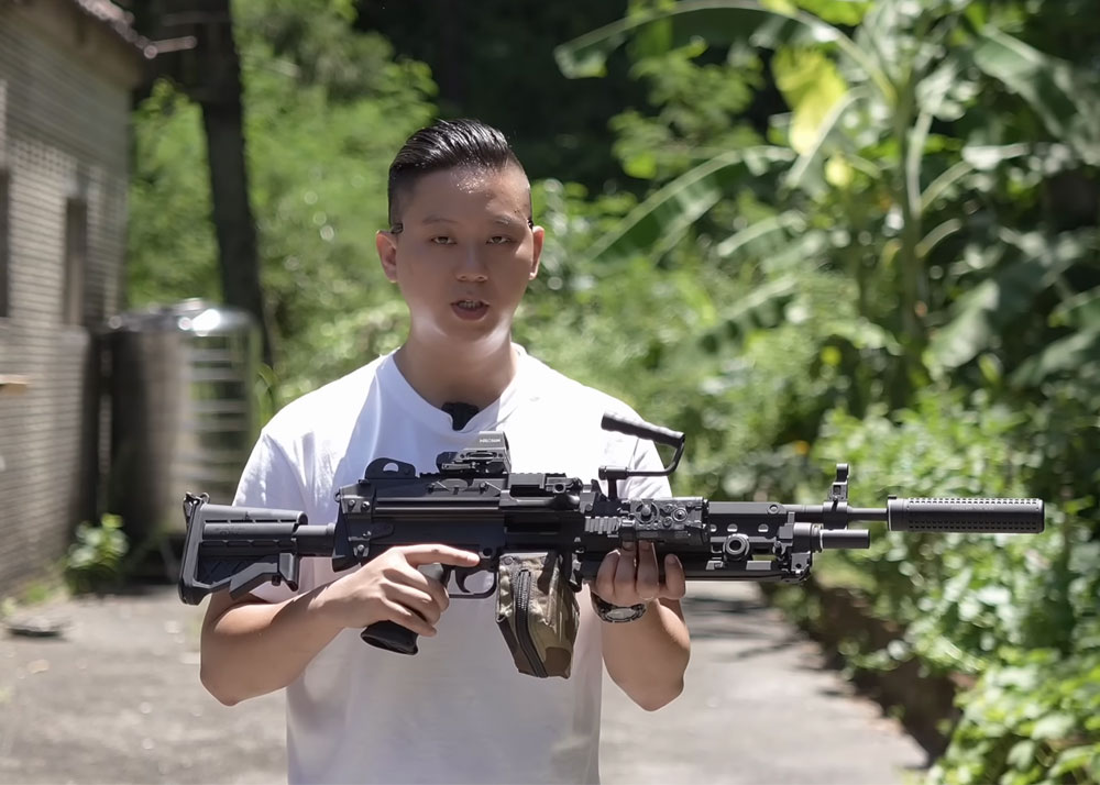 Jeff The Kid: The World First VFC M249 SAW GBB