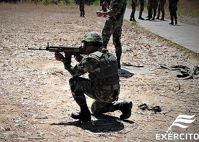 Portuguese Army SCAR-L