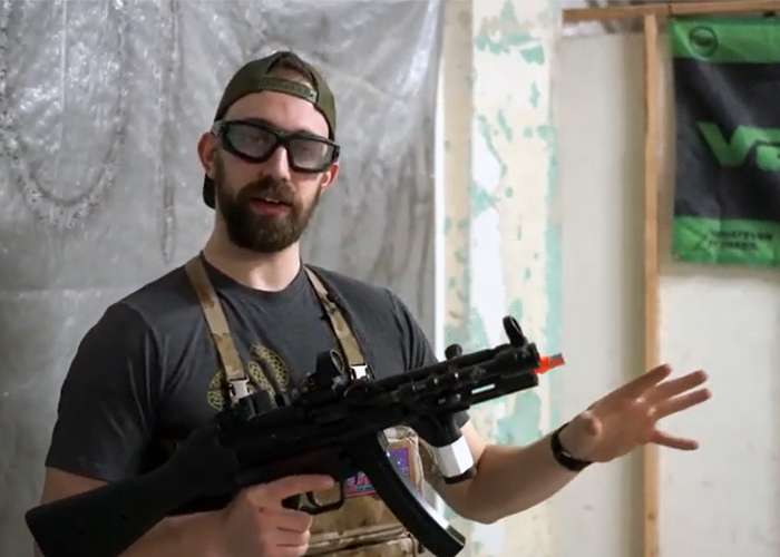 Airsoft Arena Pistol vs. SMG: Pros & Cons