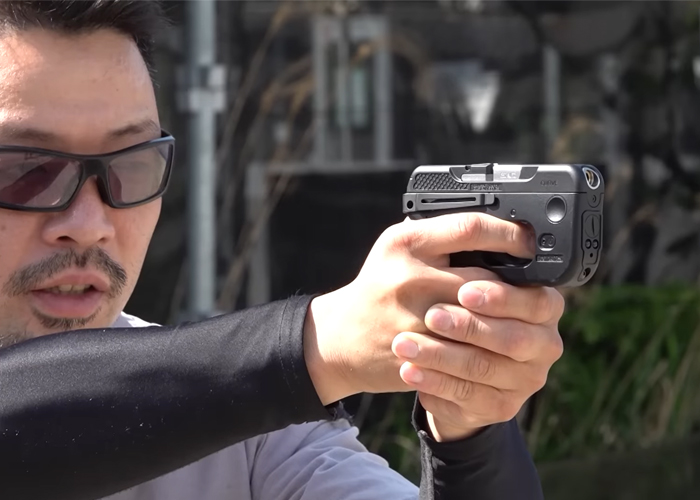 Hyperdouraku's Tokyo Marui CURVE Gas Pistol Review