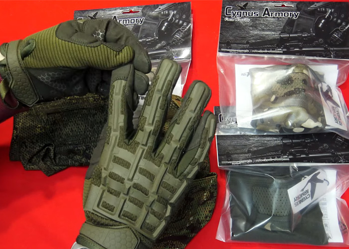 L'antre du Dingo Cygnus Armory Face Warrior Mask & "Skeleton" Gloves