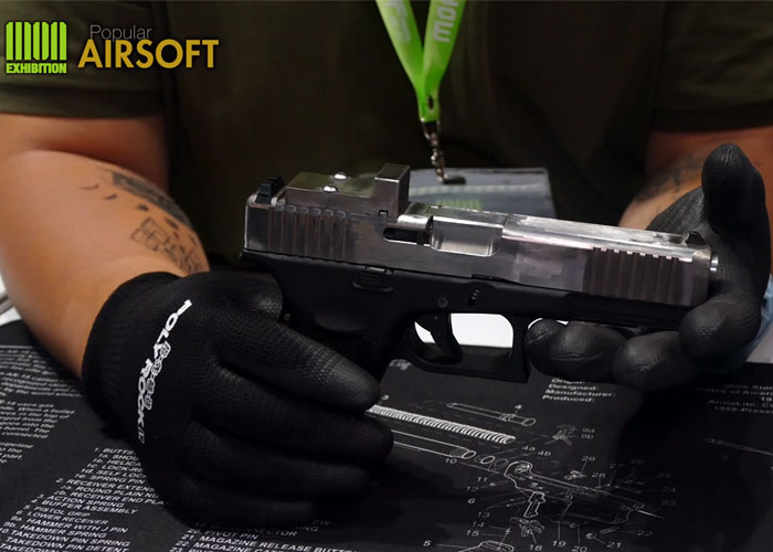 MOA Exhibition 2022: GHK Airsoft Glock 17 Gen 5 MOS GBB Pistol