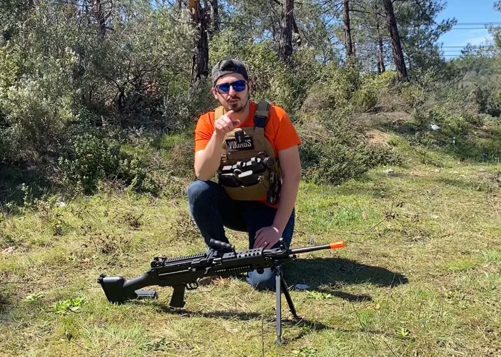 Delta Says On How Light An M249 Airsoft LMG Is