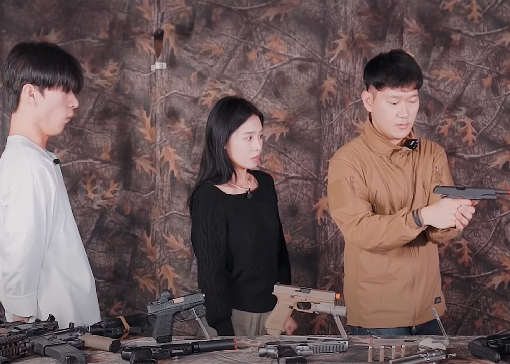 Liberator Airsoft Reactions Of Koreans At Trying Airsoft Guns For The First Time