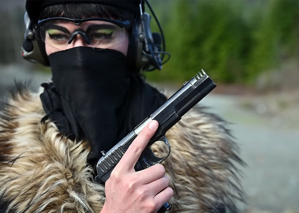 Tacticool Girlfriend: The Tokarev TT-33