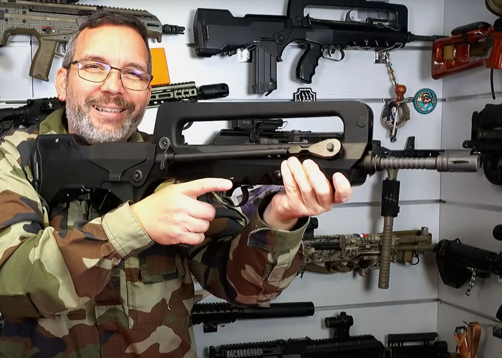 L'antre Du Dingo: Gunpoint/Northeast/Cybergun FAMAS F1 GBBR