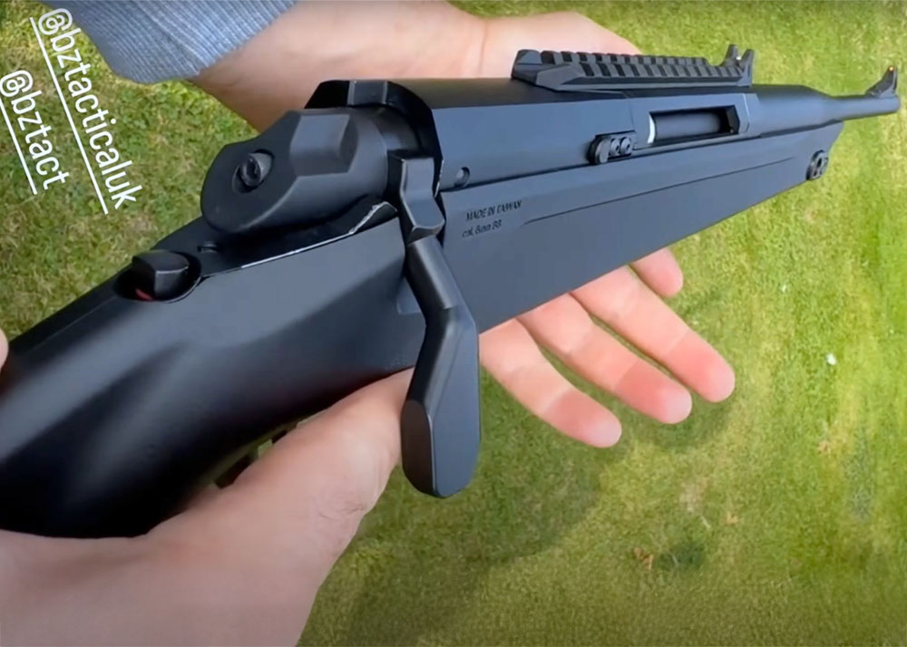 Airsoft CamMan On The Action Army AAC-C1 Athena
