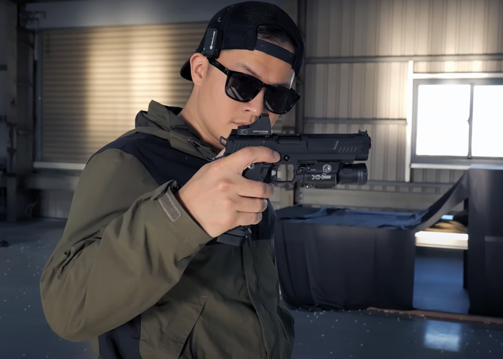 4UAD Smart Airsoft: Arcturus Vanguard Hi-Capa GBB Pistol