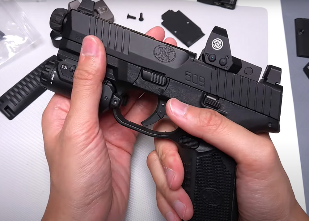 Tacticool UGG: The EMG/Double Eagle FN 509 Tactical GBB