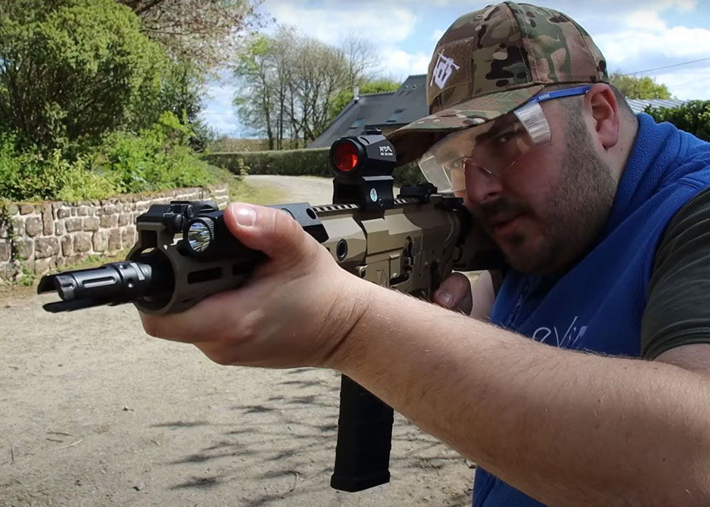 Timerzanov Airsoft: EMG Umbrella Corporation M4 PDW M-LOK AEG