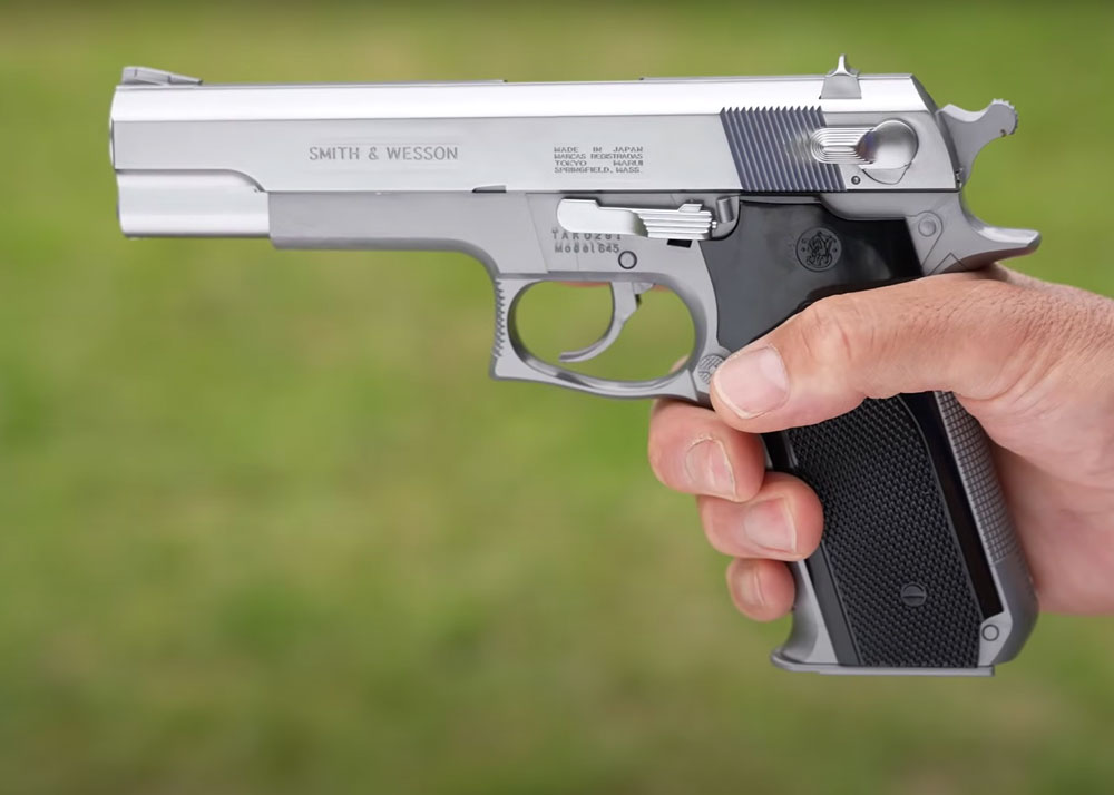 Mach Sakai Tries The Classic Tokyo Marui S&W M645 | Popular