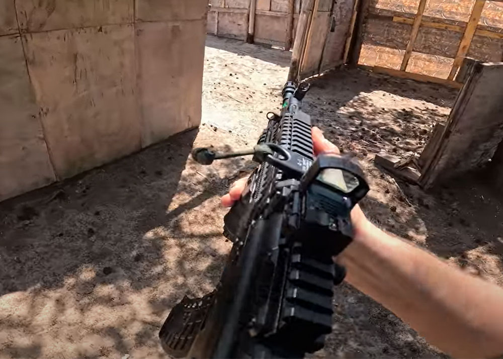 AirsoftNEXT: Well Pro WE09 GBBR In Action In CQB City