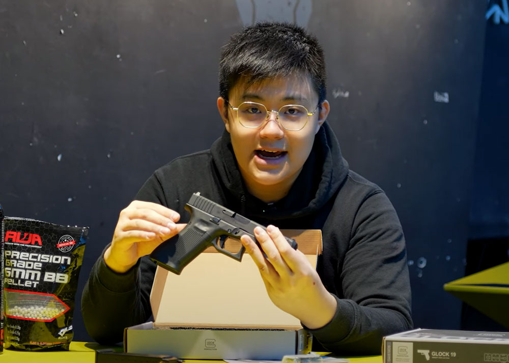 Bang Bang: Umarex Steel Glock GBB Series By SRC