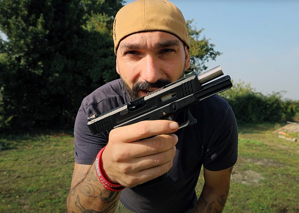 Airsoft Feb WE Airsoft G17 Force Custom Review