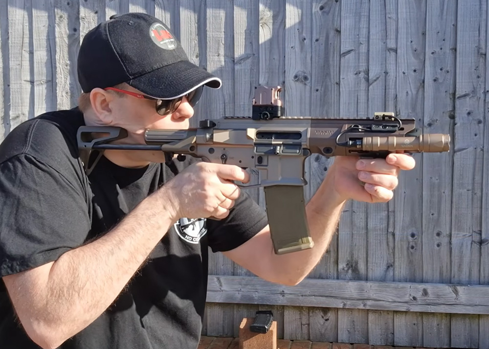 Middle Aged Gamer On The VFC Maxim Defense PDX