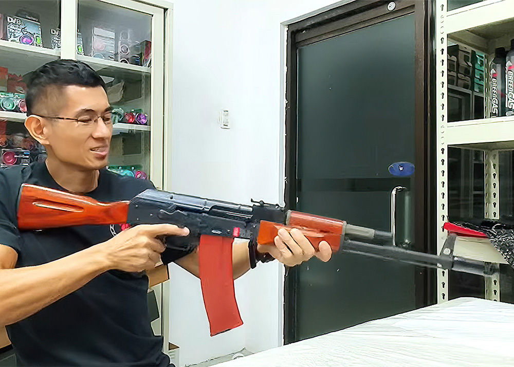 Redmantoys WE Airsoft AK-74 Gas Blowback Rifle Test