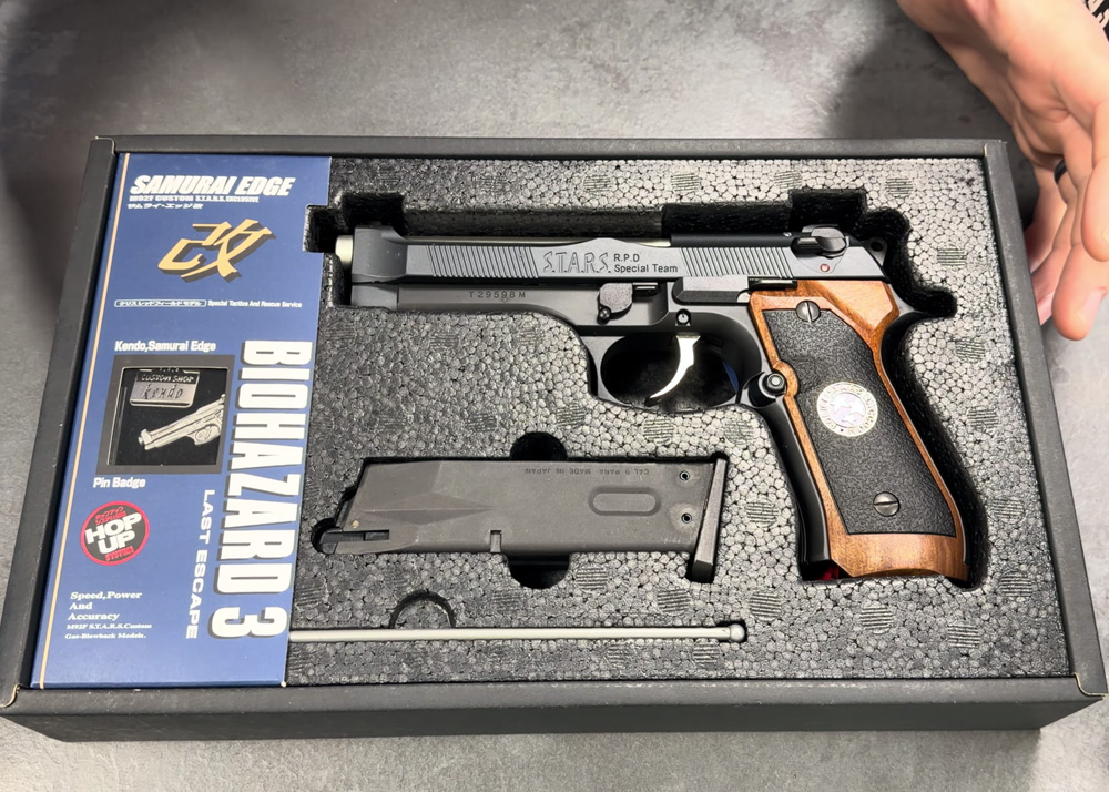 White Sphere Tactical Tokyo Marui Resident Evil 3 Chris Redfield Collector Grade Review