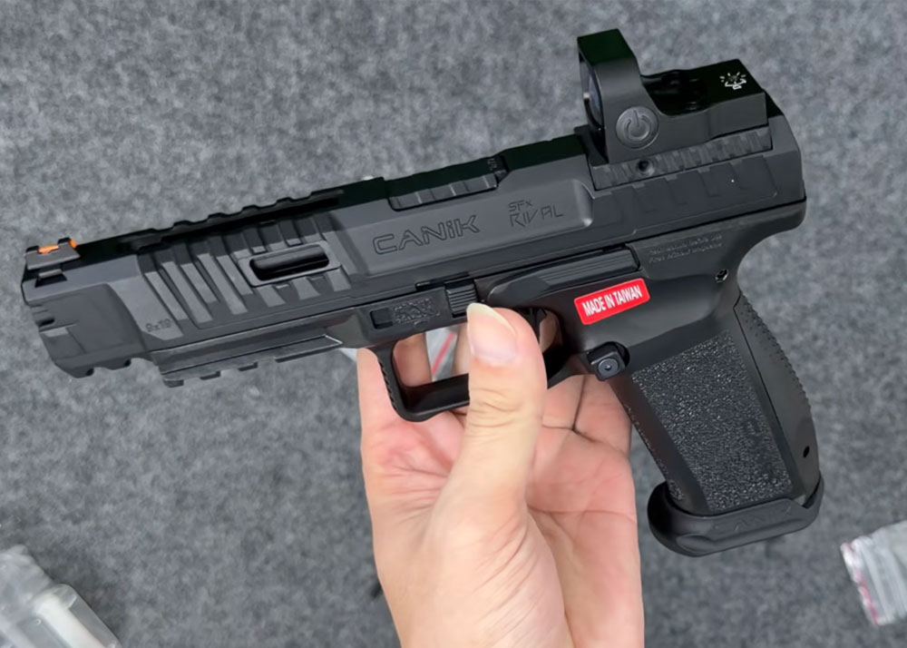Soi Tuyet Airsoft Cybergun CANiK SFx Rival with VictOptics V3 Red Dot