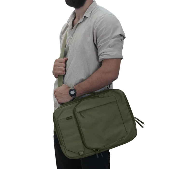 Agilite’s Laptop Carrier Can Turn Into A Plate Carrier During An ...